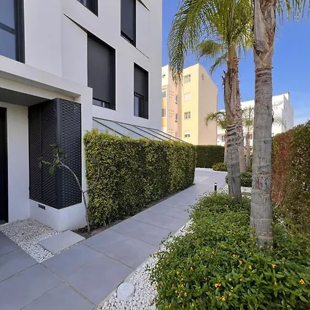 Апартаменты Sealine Homes